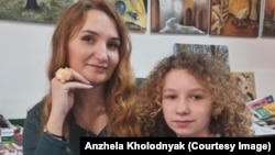 Анжела с дочерью