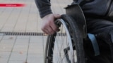 На коляске за грабителями: паралимпиец из Латвии стал звездой реальной криминальной драмы