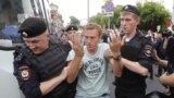 Задержания людей на марше за Ивана Голунова 12 июня в Москве