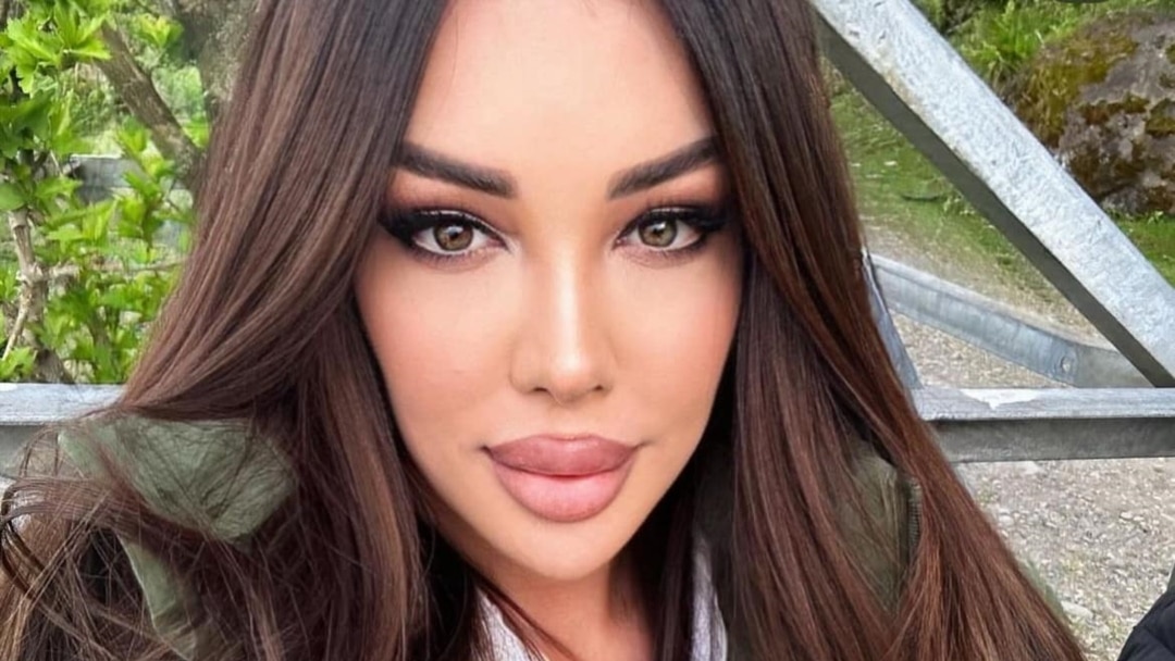 Ол камераға ағынмен келді Әйел затын жалау зиянды ма?