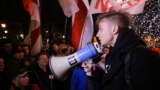 "Я не знаю, как можно 25 лет сидеть у власти"
