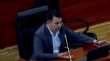 "Вы должны уйти в отставку! Человека вывезли самолетом, наземным транспортом, вы должны за это отвечать!"
