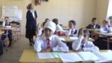 В Таджикистане учителя школ тысячами увольняются и уезжают за границу из-за низких зарплат. Но власти не видят в этом проблемы