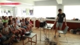 Видеоблогинг вместо книжек: чему летом-2017 учат в лагерях российских детей?