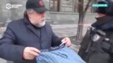 Режиссер Виталий Манский о том, зачем вышел к ФСБ с трусами